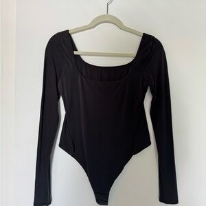 Lululemon wundermost nulidad square neck bodysuit